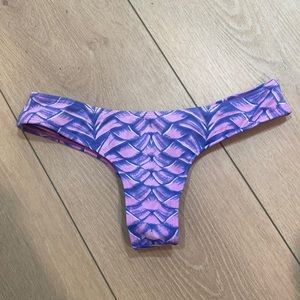 Moana Bikini size Medium. They just don’t fit anymore but they are super comfy.